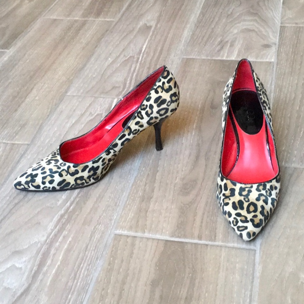 NINE & CO. Cheetah Textile Pointed Toe Pumps.